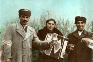 В центре — Екатерина Бариева