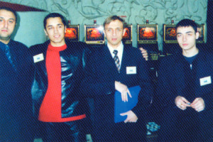 Участники съезда цыганских общин стран СНГ и Балтии. Смоленск, 2003г.