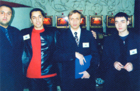 Участники съезда цыганских общин стран СНГ и Балтии. Смоленск, 2003 г.