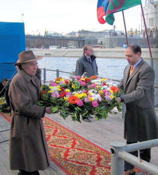 Н. Сличенко и А. Бариев
